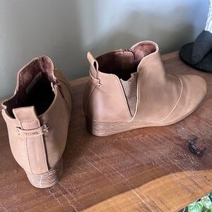 Toms wedges Gently worn